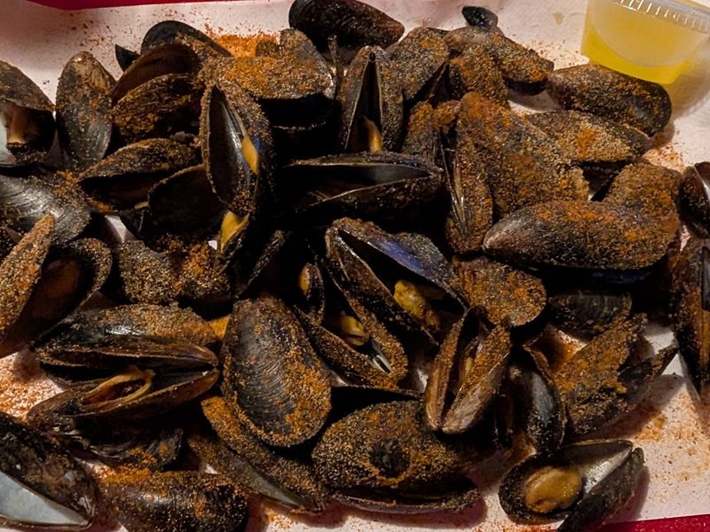 Cap'n Cat Clam Bar food